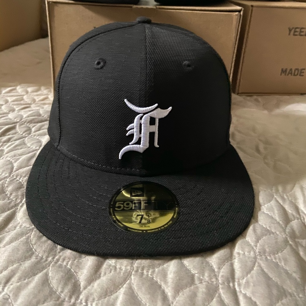 Fear of god essentials new era cap hat size 7 1/8
